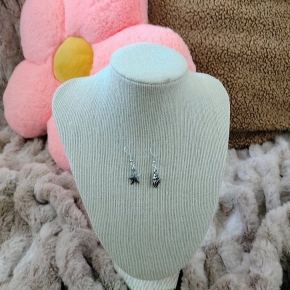 A BEACH STYLE EARRINGS. - Picture 2 of 4